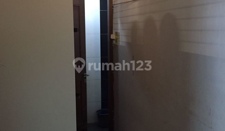 Strategic shophouse on the main road BKR. 2