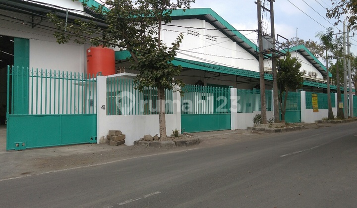 Malang city center warehouse, container access ready to use. Malang city center warehouse, container access ready to use.