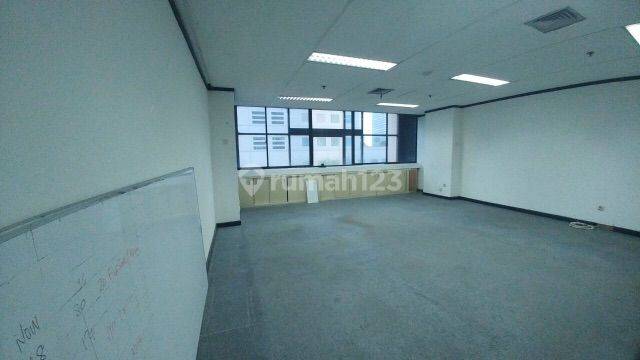 Ruang Kantor  Prince Centre Building Lokasi sangat strategis Area Sudirman 2