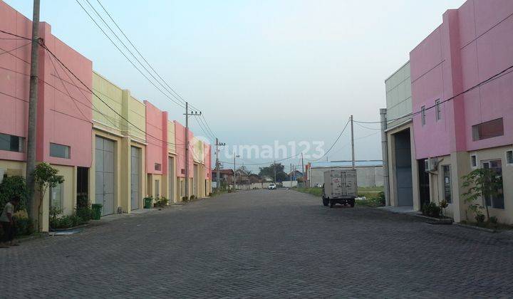 Harga murah untuk Lokasi istimewa! Gudang cluster pergudangan Bambe, Driyorejo, Gresik.. Akses sangat mudah ke Surabaya, Mojokerta dan Gresik 1