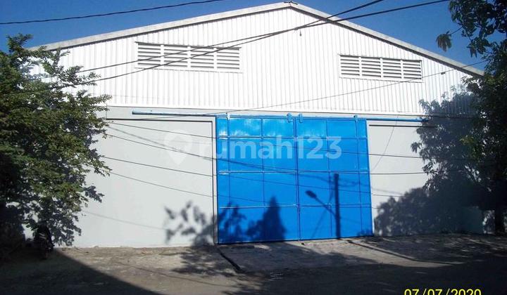 Warehouse in Sidosermo Indah, Wide Street Row, Flood-Free, Ready to Use - Leasehold -