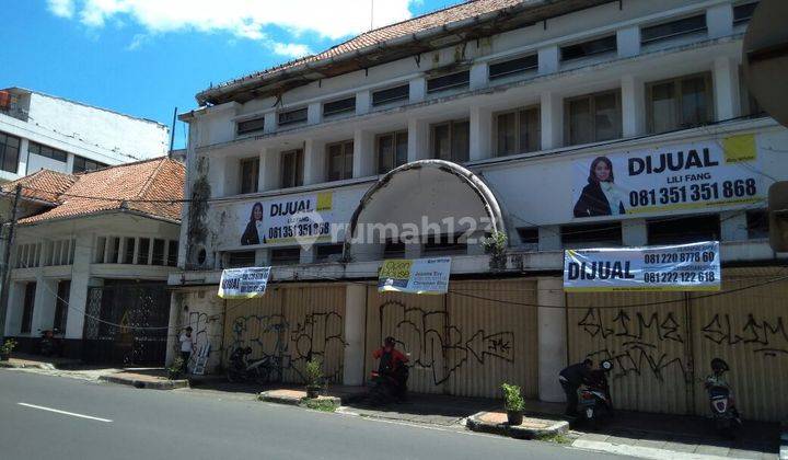 Bangunan Gedung Kantor di Sayap Asia Afrika