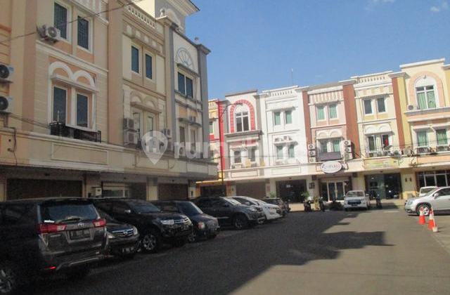 Ruko Golden Madrid 2 BSD City Strategis, dekat Pasmod 1.