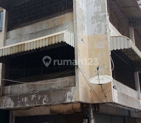 Ruko Gandeng 4 lantai HOEK LT 95 m2 seharga 3,1 M dibawah NJOP cocok untuk Gudang, Kantor, Usaha Spareparts 1