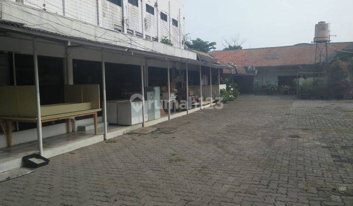 Ruang Usaha di Utan Kayu, MAtraman 1