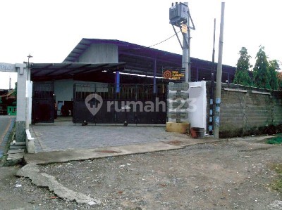 Gudang di Siwalankerto Timur, ada kantor 2 Lantai, ada Mess Karyawan 5 K.Tidur + 2K.Mandi, Siap Pakai