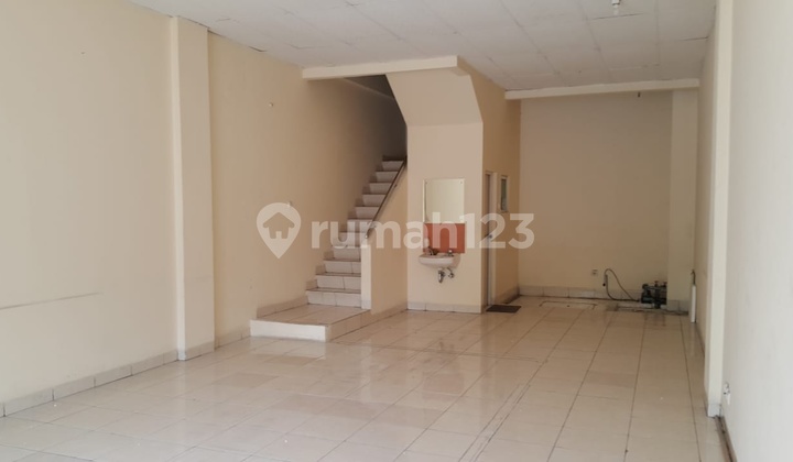 Puri Kencana Shop House Facing Housing, For Rent in Leased Condition 2
