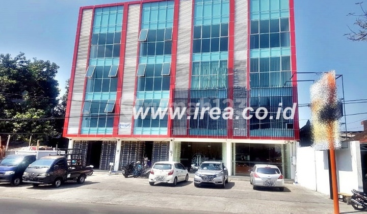 Ruko 4 lantai unit terbatas, lokasi tengah kota, area bisnis dan kuliner 1