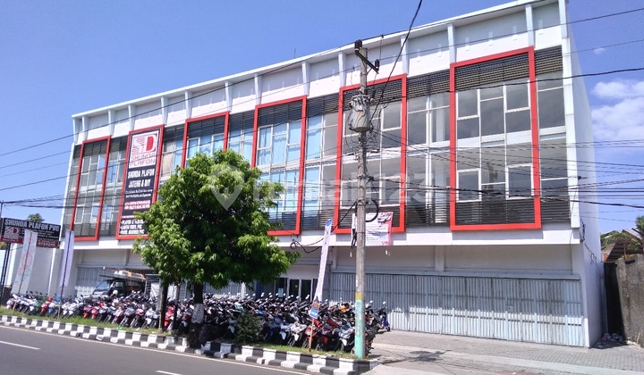 Affordable 3-Story Shop House on Solo Baru Street Near Business Center