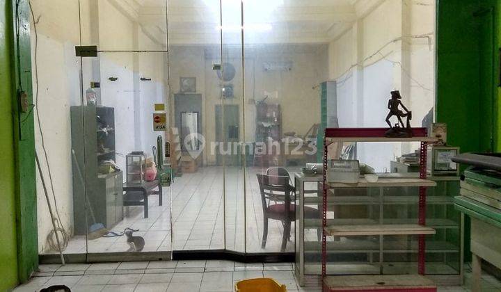 Ruko / Rukan Lokasi sangat STRATEGIS di wilayah Rawamangun pusat Jakarta Timur peruntukan KOMERSIL dan BISNIS Harga 6M 2