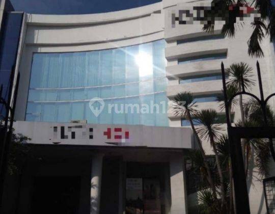 Gedung kantor tengah kota 1