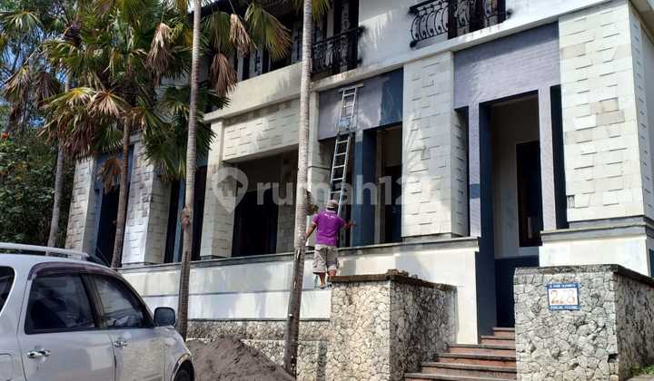 SHOP IN ULUWATU BALI STRATEGIC LOCATION 1