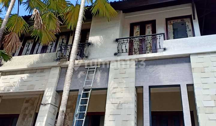 SHOP IN ULUWATU BALI STRATEGIC LOCATION 2