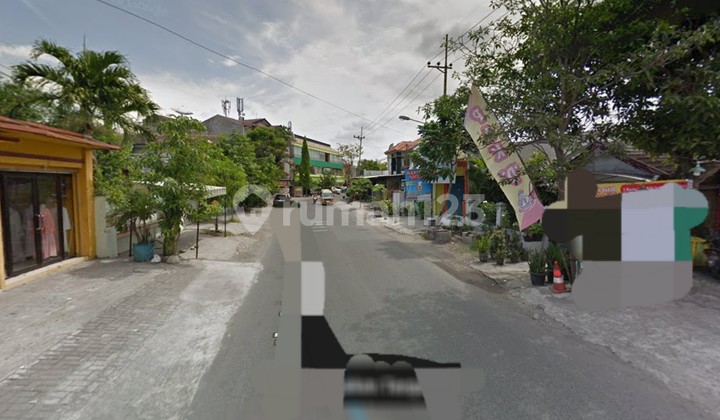 Raya Manukan Siap Pakai. Row Jalan Lebar 4 Mobil Raya Manukan Siap Pakai. Row Jalan Lebar 4 Mobil