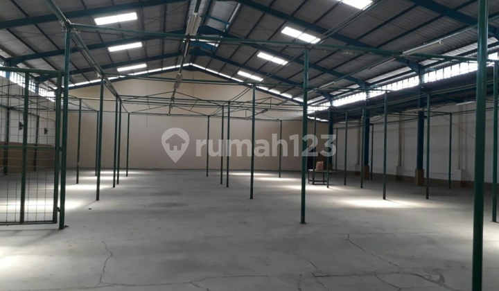 Gudang Luas Akses Container di Batujajar