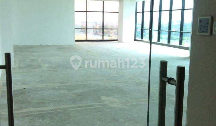 ruang perkantor mewah strategis