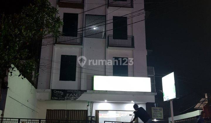 Disewakan Ruko  di  jln  Percetakan Negara lokasi strategis dan rame pinggir jalan utama Jakarta Pusat.. 2