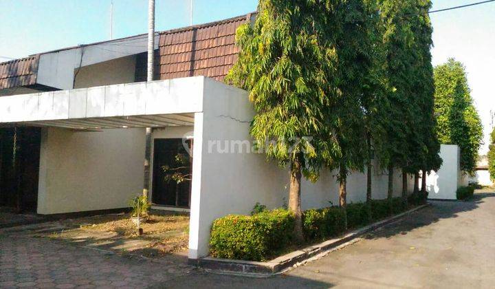 Gudang dan Kantor di Kerten Hitung Tanah