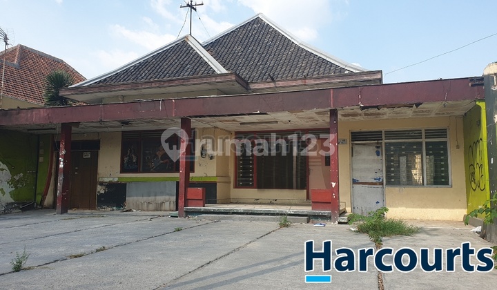 Rumah cocok untuk ruang usaha di pinggir jalan raya solo 1
