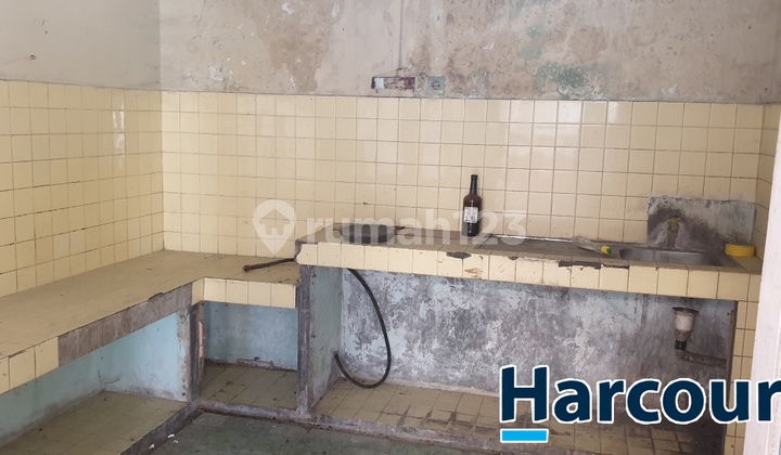Rumah cocok untuk ruang usaha di pinggir jalan raya solo 2