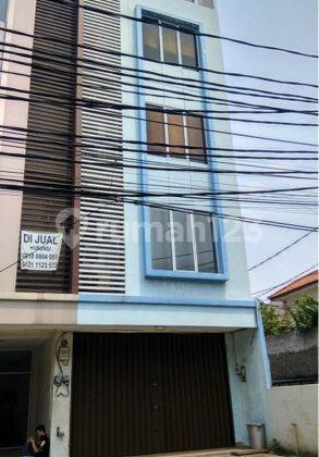 Ruko dijual di Tebet. Lokasi Hanya Beberapa Meter ke Jl. Soepomo Raya. 2