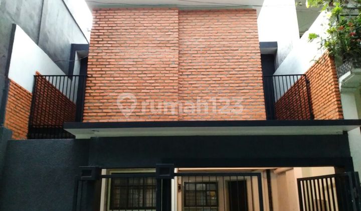 Rumah Depan Masjid 2 Lantai Strategis Bebas Banjir Di Kota Bekasi Ruang-usaha Rumah Depan Masjid 2 Lantai Strategis Bebas Banjir Di Kota Bekasi Ruang-usaha