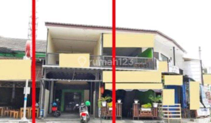 Ruko Suhat dengan tempat parkir yang luas 1