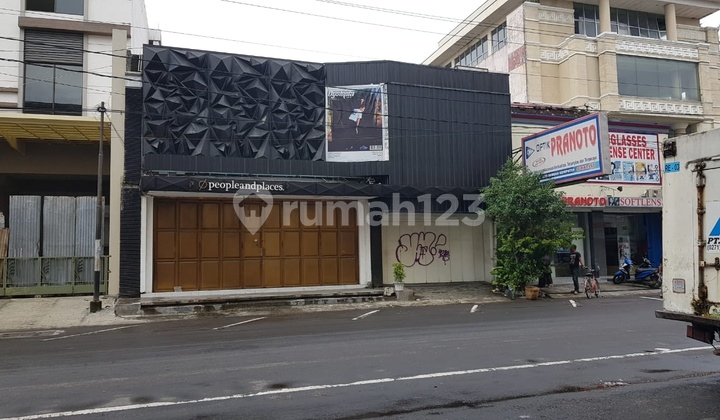 Ruko lokasi sangat strategis di kawasan bisnis Singosaren solo.