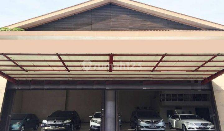 COCOK UNTUK SHOWROOM! Rumah usaha PUSAT KOTA di Jalan Ngemplak, SIAP PAKAI 1