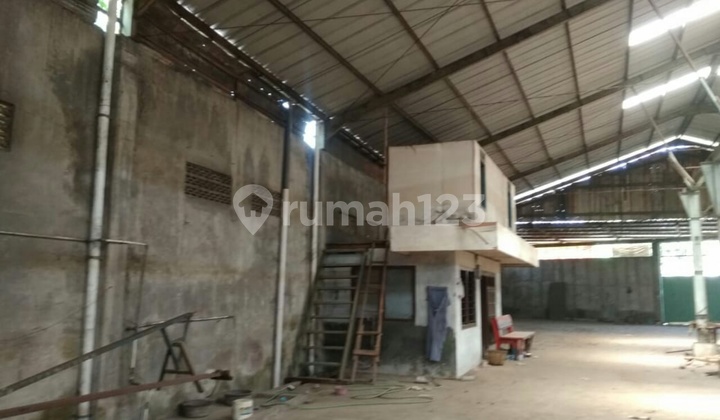 Gudang Strategis Pinggir Jalan besar 2
