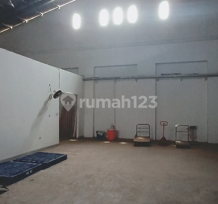 WAREHOUSE 19 X 35 665M, MAIN ROAD, CONTAINER ALLOWED, PT DOMICILE OK.