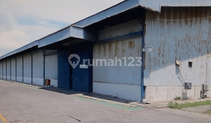 Former Factory Warehouse with Large Land Former Factory Warehouse with Large Land