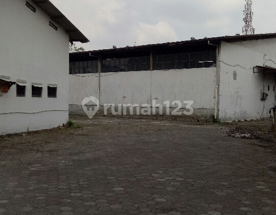 Pabrik-Gudang Moch Toha * Pabrik-Gudang Moch Toha *