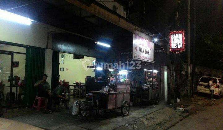 Rumah di jalan mampang raya,cocok untuk kanyor ataupun usaha 2