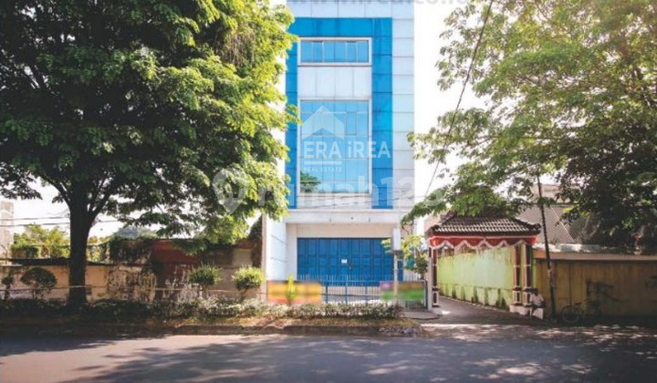 Good 4-Story Shop House in the Center of Solo City 1