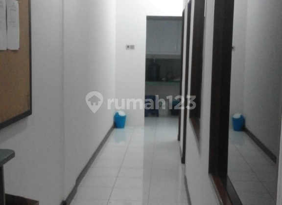 strategic shophouse..spacious parking near busway stop strategic shophouse..spacious parking near busway stop