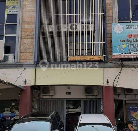 Srategis untuk usaha, pinggir jalan Raya 1