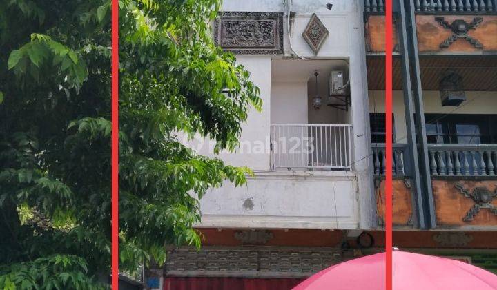 3.5 storey shophouse in the business area of Denpasar city 1