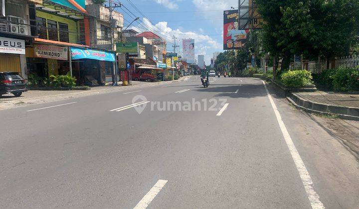 Ruang usaha akses kampus UNY dan UGM 2