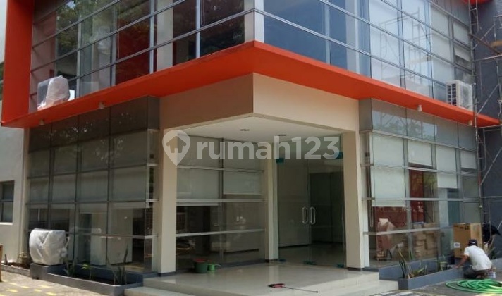 Warehouse + Office in the City Center, Good, Clean, Tidy, Well-Maintained 1