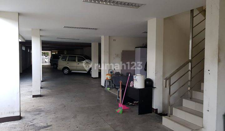 Tempat Usaha Jalan Riau Dekat Taman Pramuka 2