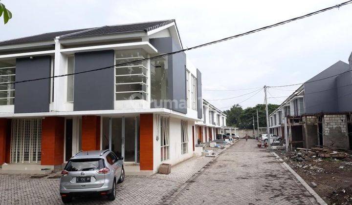 ruko 2lt jambangan town house 1