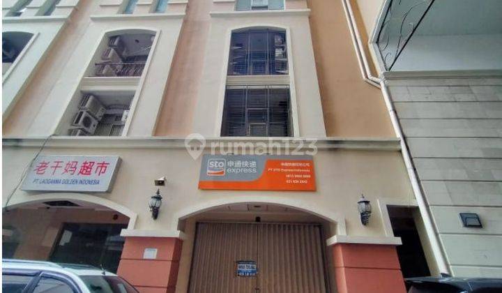 1 Unit Ruko Mediterania di Gajah Mada, Jakarta Barat 1