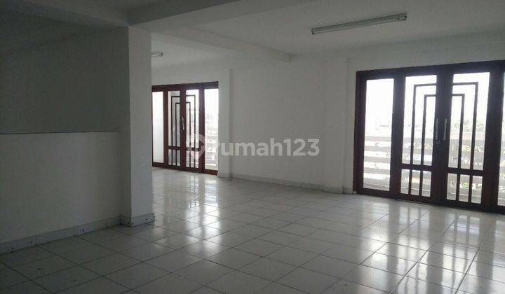 Dijual Gedung 3 Lantai Pinggir Jalan Bypass 2