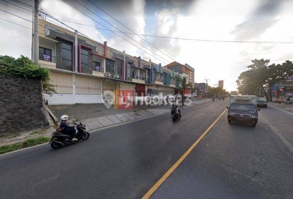 Cheap Shops on Jalan Utama on Jl. Dr. Ir. Soekarno, Banjar Anyar, Kediri, Tabanan 2