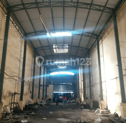 Sewa Gudang Tengah Kota 340m2 ,ada Loading Dock, Pintu Tinggi, Jalan Bisa Lewat Truck  2