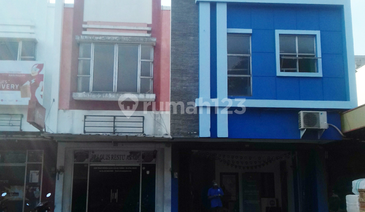 CHEAP ATTACHED SHOPHOUSE FOR RENT AT FRONT POSITION GRAND WISATA CHEAP ATTACHED SHOPHOUSE FOR RENT AT FRONT POSITION GRAND WISATA