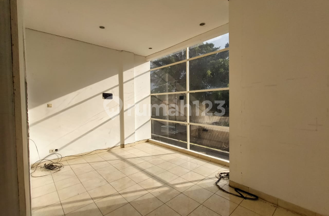 Ruko Siap Pakai dan Terstrategis Ruko Siap Pakai dan Terstrategis