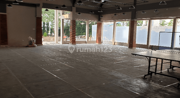 Gedung 2 Lantai di Kavling Komersial BSD 2