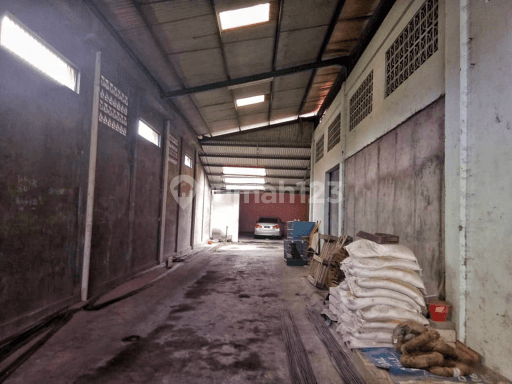 Strategic Warehouse and House in Kerobokan 2